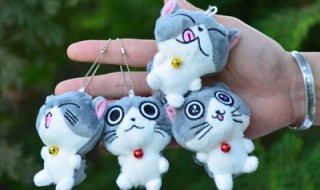 玩偶挂件怎么挂书包上（玩偶挂件怎么挂书包上的）