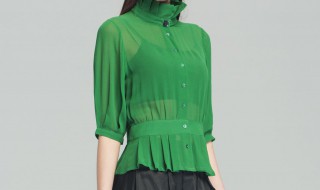 绿色衬衫搭什么裙子 绿色衬衫配什么裙子