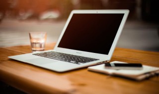 笔记本电脑开机亮一会就黑屏了（笔记本电脑开机亮一会就黑屏了怎么办）