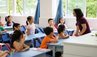 母鸡课文分为几部分 母鸡课文分为几部分每部分的意思是什么?