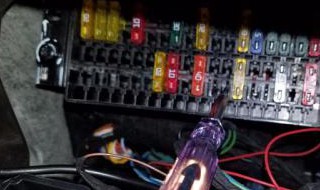 行车记录仪可以直接接在保险丝上吗（行车记录仪连接保险丝 安全吗）