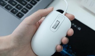 电脑开机鼠标停在中间不会动（鼠标灯亮却箭头不动怎么修）