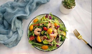 吃虾不能和什么一起吃水果（吃虾能和水果一起吃吗）