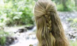 两天不洗头头皮屑多痒的很怎么回事（两天不洗头,头皮屑多,痒的很怎么回事）