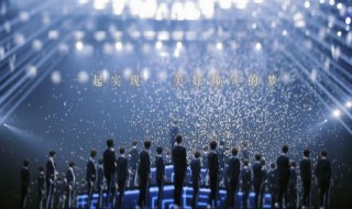 弹簧的长裙蓬松的头发什么歌 蓬松的头发淡黄的长裙是哪首歌