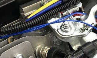 怎样测电动车电机相线的电压(怎样测电动车电机相线的电压值)