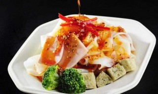 凉皮调料汁最详细配方（拌凉皮需要哪些调料）