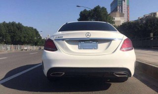 奔驰c200后尾灯怎么拆 奔驰c200尾灯拆卸