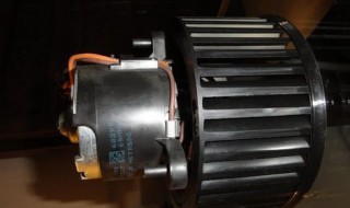 宝马730鼓风机怎么拆（宝马730鼓风机怎么拆下来）