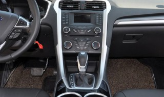 福特蒙迪欧加油口怎么打开 福特蒙迪欧加油口怎么打开图解