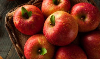 苹果削皮好还是不削皮好（孕妇吃苹果削皮好还是不削皮好）