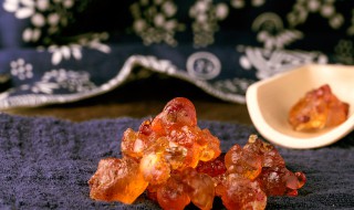 桃胶炖了半小时怎么没有粘稠感（桃胶怎样炖才有粘度）