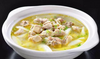 家常清炖鸡做法步骤（清炖鸡的家常做法简单）