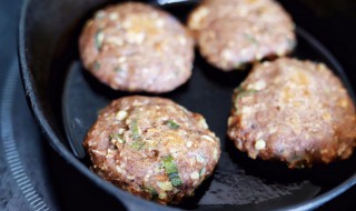 黑麦香菇鸡肉饼的做法 黑麦香菇鸡肉饼的做法窍门