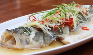 年的味道清蒸鲈鱼（清蒸鲈鱼味道怎么样）