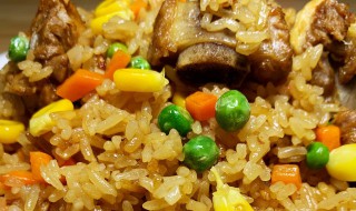 香煎排骨饭怎么做（香煎排骨饭怎么做好吃）