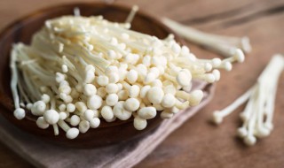 凉拌黄瓜金针菇的做法 凉拌黄瓜金针菇的做法视频