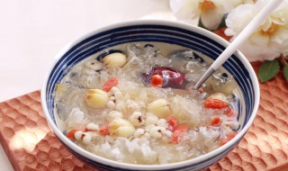 莲子薏米汤怎么做(莲子薏米汤怎么做好吃)