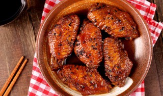 做葱油鸡翅的方法 香葱鸡翅的做法大全