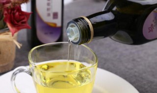 葡萄籽油擦脸正确方法 葡萄籽油擦脸正确方法图片