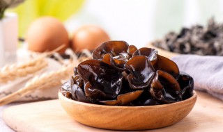 洋葱青椒木耳怎么做（洋葱青椒木耳怎么做好吃）