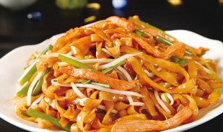 河粉的家常做法（炒河粉的做法及配料）