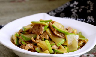 西葫芦片炒肉丝的做法 西葫芦炒肉丝的家常做法
