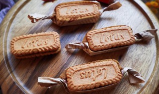 可可奶酪夹心饼干的做法（巧克力夹心饼干的做法）