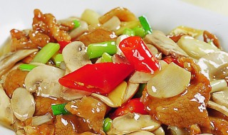 口蘑炒土豆片的家常做法(土豆片炒蘑菇家常做法)