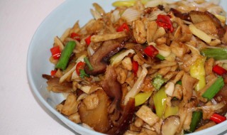 青萝卜炒腊肉的做法（青萝卜炒腊肉的做法视频）