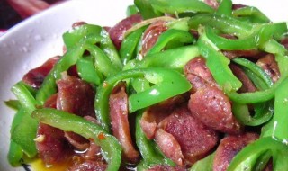 青椒炒腊肠的做法 青椒炒腊肠简单做法