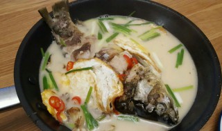 荷包鲫鱼的做法(荷包鲫鱼的做法窍门)