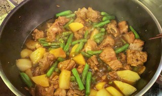 猪排骨炖土豆豆角（土豆炖排骨炖豆角）