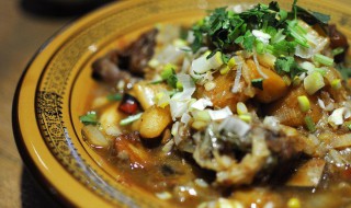陕北铁锅炖羊肉做法?（陕北铁锅炖羊肉做法视频）