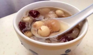 莲子百合桂圆枸杞粥（莲子百合桂圆红枣枸杞汤的功效）