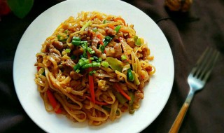 自制炒河粉炒河粉的做法? 河粉炒河粉怎么做