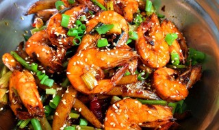 干锅虾的家常做法（干锅虾的做法 最正宗的做法视频）