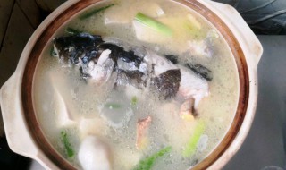 鮰鱼鱼头怎么做（怎么做鲽鱼头）