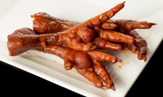 冰糖鸡爪制作方法（冰糖鸡爪制作方法视频教程）