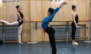 舞蹈压腿正确方法(舞蹈压腿的正确方法)