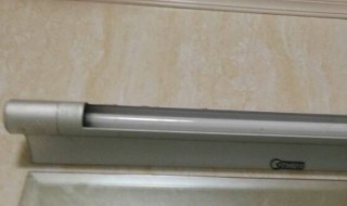 灯管一直响该怎么解决（灯管一直响是怎么回事）