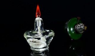 点酒精灯正确的方法是什么 点酒精灯用什么酒精