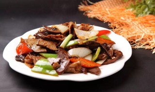 炒羊腰子的家庭制作方法（炒羊腰的家常做法）