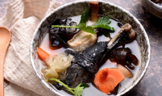 乌鸡枸杞汤怎么做（乌鸡枸杞汤做法）