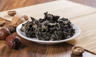 醋熘木耳卷心莱怎么做（木耳卷心菜）