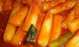 韩式甜辣炒年糕怎么做才好吃（韩式甜辣炒年糕怎么做才好吃呢）