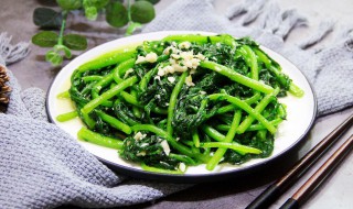 蒜蓉茼蒿的做法 油泼蒜蓉茼蒿的做法