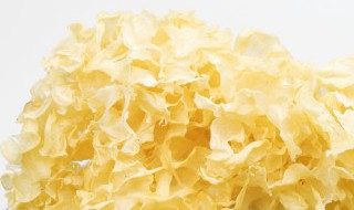 洋葱拌银耳怎么做（洋葱凉拌银耳怎么做）