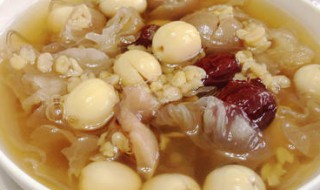 莲子绿豆红枣桂圆枸杞汤（莲子绿豆红枣桂圆可以一起煮吗）