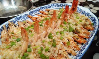 蒜蓉大虾怎么做虾不变形(怎么做蒜蓉大虾好吃)